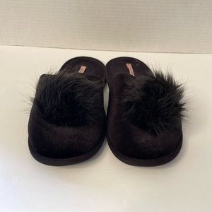 Victoria Secret women’s size Medium black velour slippers
